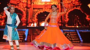 life history of madhuri dixit in hindi