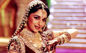 life history of madhuri dixit in hindi